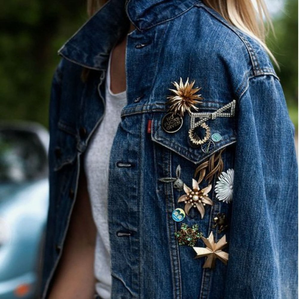 5/6 10 AM EST Derby Day Brooch Blow-Out - Picture 11 of 11